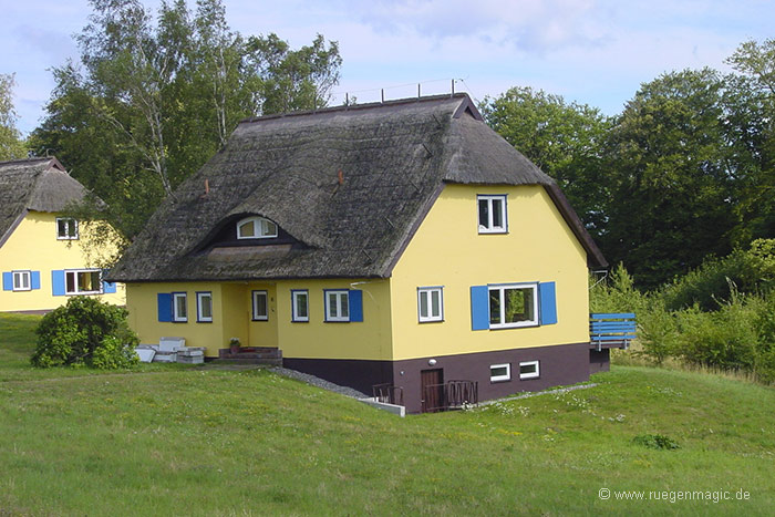 Eines der ehemaligen Gästehäuser der Insel Vilm aus der Nähe