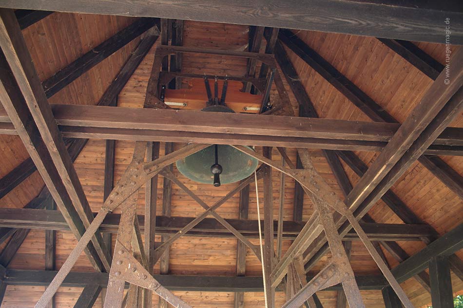 Glocke im Glockenturm von Waase