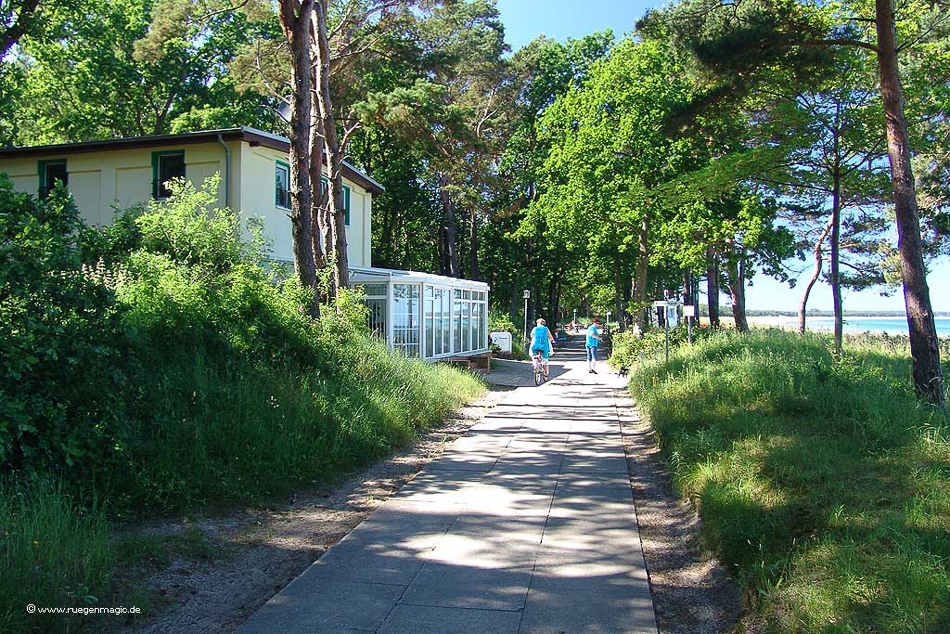Strandpromenade im Ostseebad Thiessow