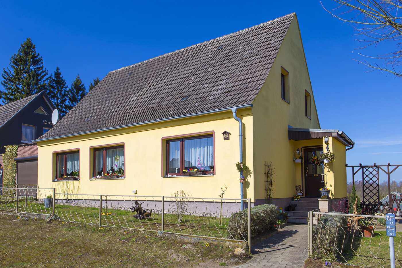Das Wohnhaus mit der Fewo in Tilzow bei Bergen auf Rgen