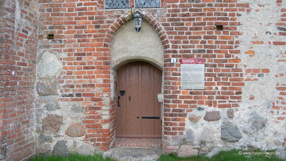 Eingang in die Kirche