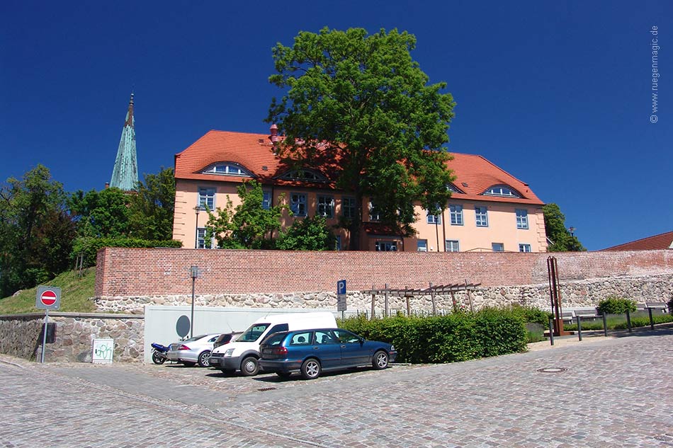 Blick von der Billrothstraße zum Kloster