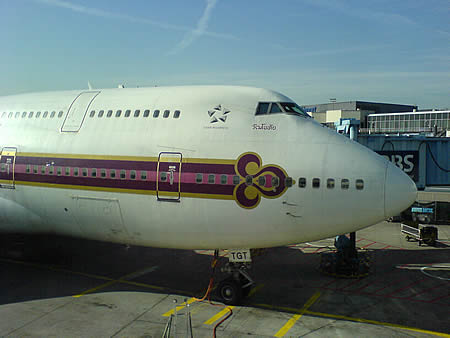 Unser Flieger nach Thailand - Boeing747-400