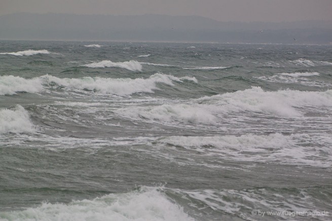 meter hohe Wellen vor der Küste Rügens