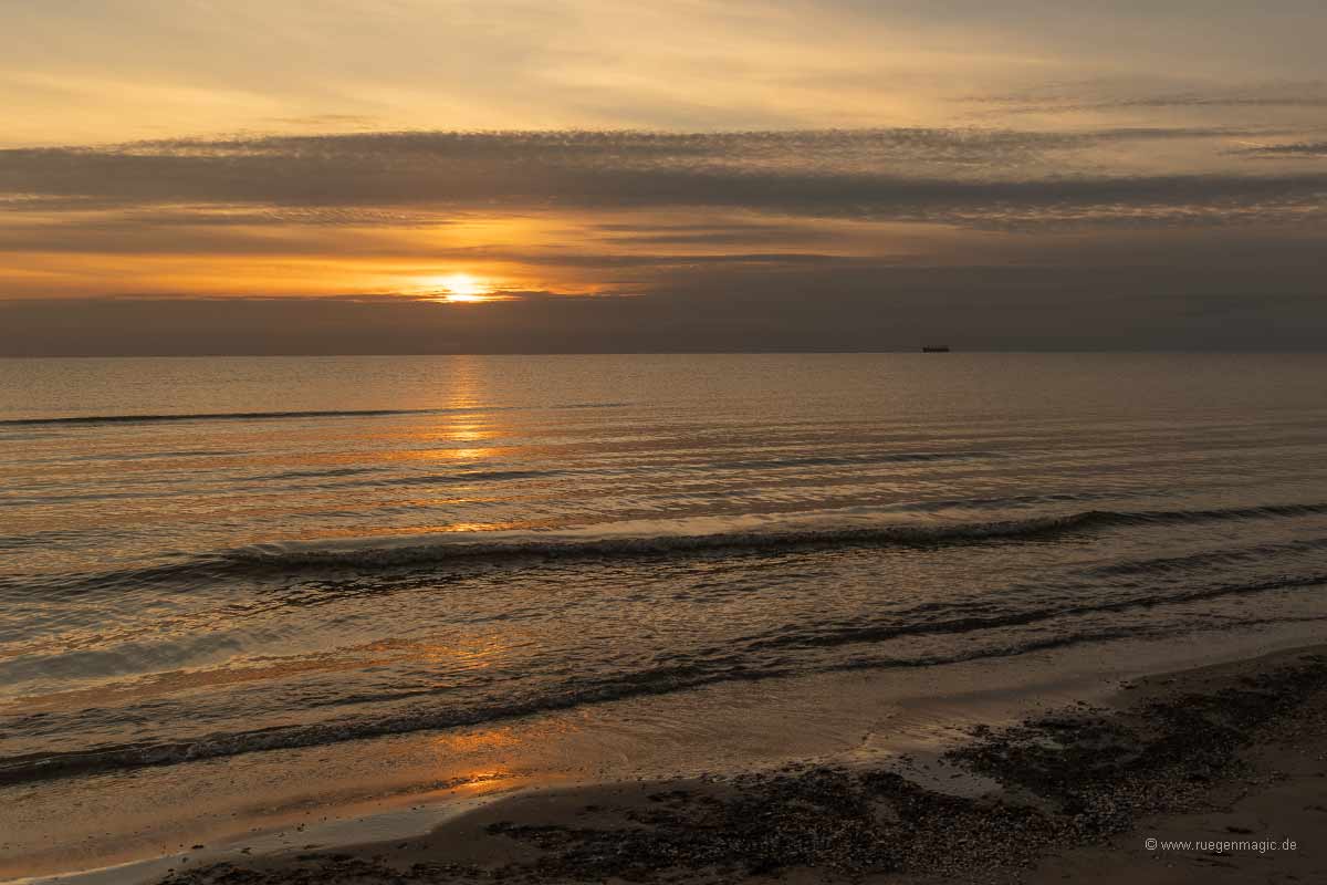 Sonnenaufgang am Strand Prora