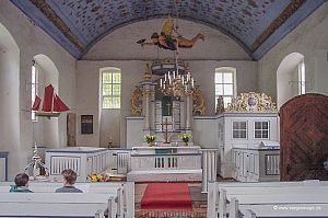 Blick in die Hiddenseer Inselkirche von Kloster