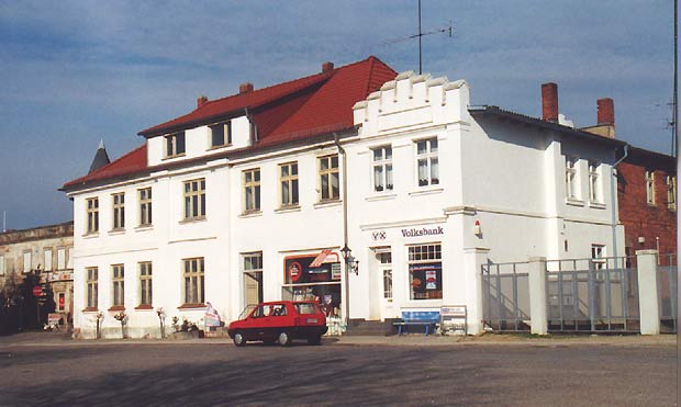 Gebäude am Putbusser Markt im Jahr 2000