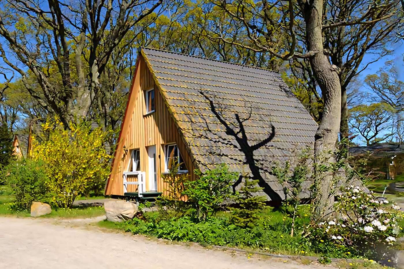 Eine der Finnhütten der Ferienanlage