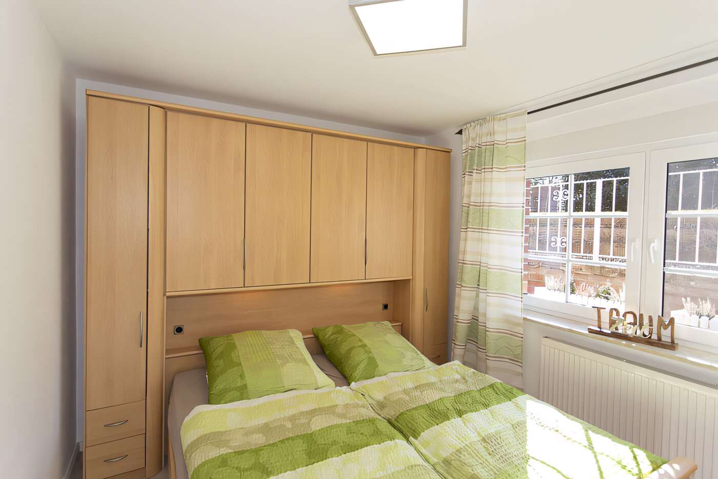 Schlafzimmer 1 von 2 mit Doppelbett