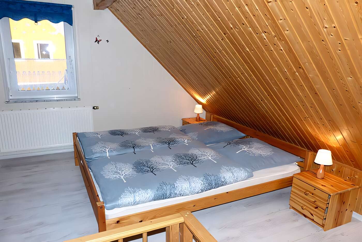 Schlafzimmer 2 der Ferienwohnung mit Doppelbett